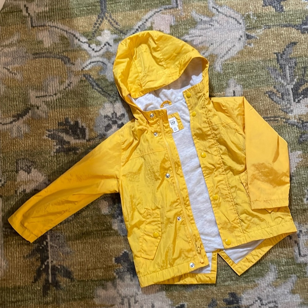 GAP windbreaker Size 4